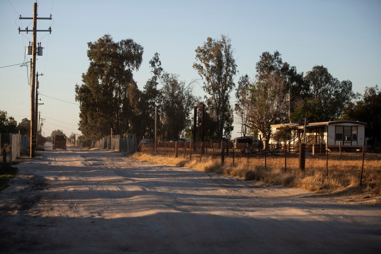 A farmworker neighborhood outside Kerman in Fresno County on May 11, 2024. Photo by Larry Valenzuela, CalMatters/CatchLight Local