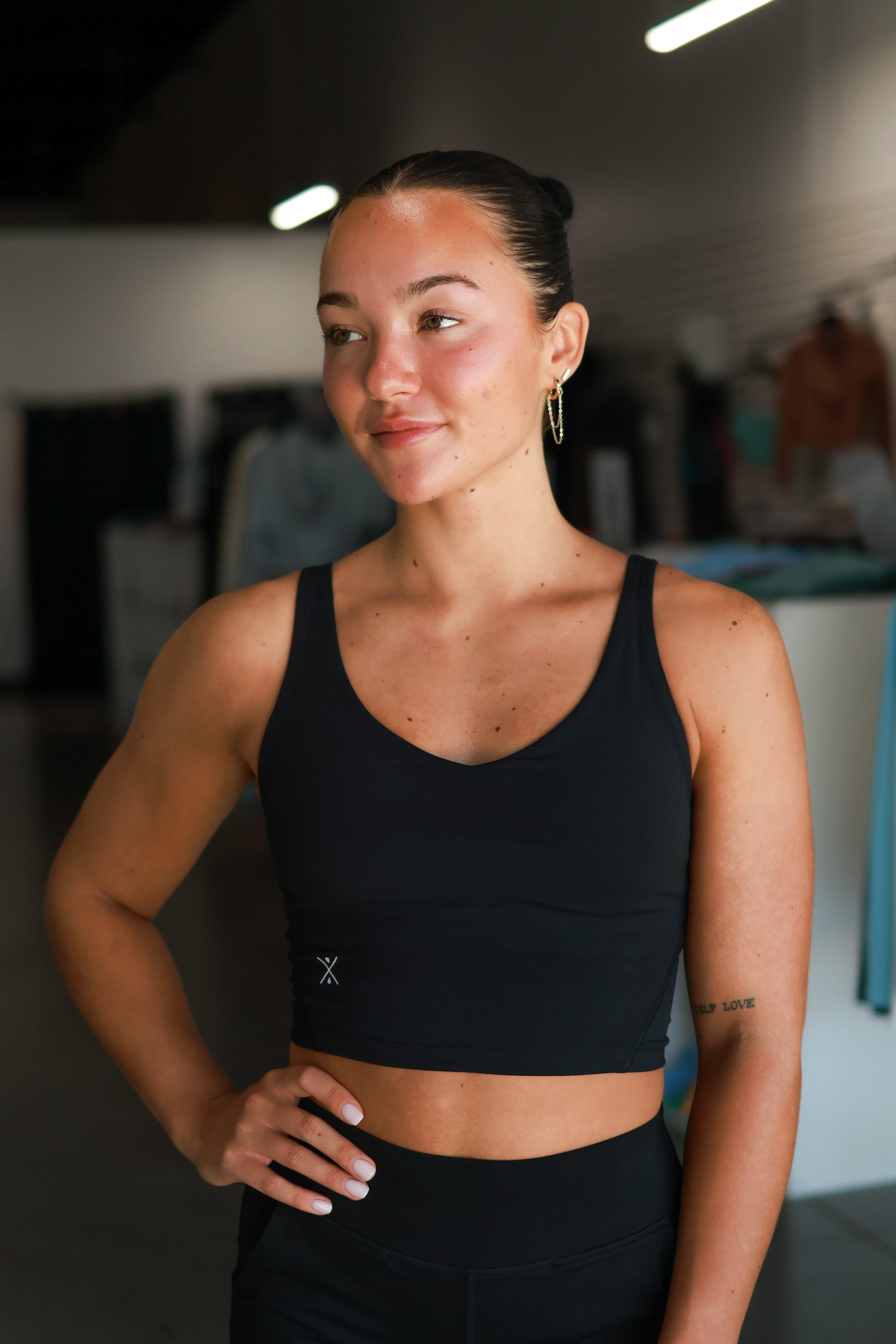Finesse Built-in Crop - Free Spirit Outlet Inc, Women's Athletic Wear, Fast Shipping